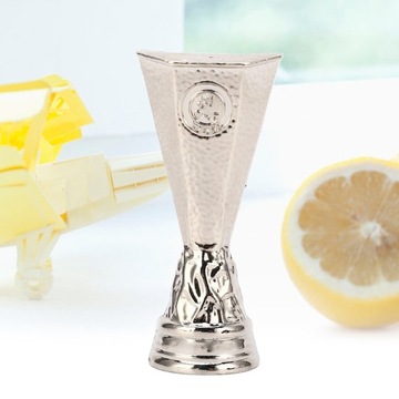 ТОЧНО МОДЕЛИРОВАННАЯ МОДЕЛЬ ФУТБОЛЬНОГО КУБКА