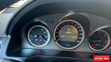 Mercedes Klasa C W204 Kombi T204 2.2 250 CDI BlueEFFICIENCY 204KM 2009 Mercedes-Benz Klasa C Mercedes C 250 CDI 2.1 Diesel 204KM, zdjęcie 24