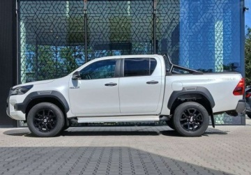 Toyota Hilux VIII Podwójna kabina Facelifting 2024 2.8 D-4D 204KM 2025 Toyota Hilux Hilux Invincible Double Cab 4x4 FV23 DEMO Bezwypadkowy A, zdjęcie 2