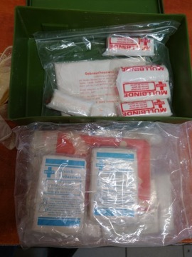 Автомобильная аптечка Citroen с треугольной аптечкой и аксессуарами