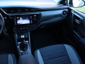 Toyota Auris II Hatchback 5d Facelifting 1.6 Valvematic 132KM 2018 Toyota Auris 1.6 Valvematic, Salon Polska, zdjęcie 7