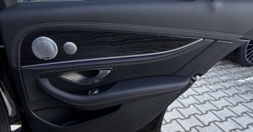 Mercedes Klasa E W213 Limuzyna 2.0 220d 194KM 2020 Mercedes-Benz Klasa E REZERWACJA SalonPL Od Dealera 4Matic AMG Line Kamera, zdjęcie 26
