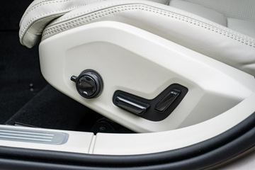 Volvo V90 II Plug-In Facelifting 2.0 T8 Plug-In Hybrid 455KM 2025 Volvo V90 Ultra Dark T8 AWD Plug-in hybrid (310 +, zdjęcie 16