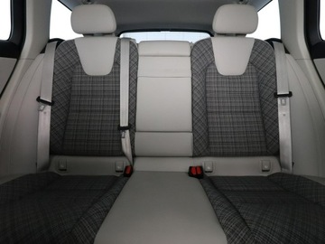 Volvo V60 II  2021 Volvo V60 mHEV automat full LED jasne wnętrze, zdjęcie 17