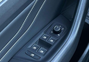 Volkswagen Passat B8 Variant Facelifting 2.0 TSI 190KM 2019 Volkswagen Passat Variant R-LINE -elegance, DCC, Matrix, Hak, DYNAUDIO, AC, zdjęcie 19