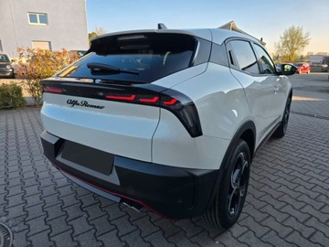 Alfa Romeo Junior 2025 ALFA ROMEO Junior Ibrida Speciale Suv 1.2 (145KM) 2025, zdjęcie 5