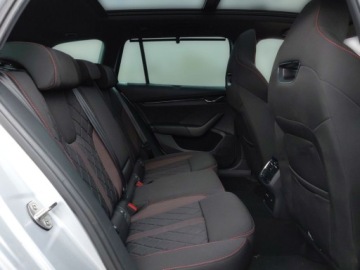 Skoda Octavia IV Kombi 2.0 TDI SCR 200KM 2023 Skoda Octavia RS 2.0 TDI 200KM DSG 4x4 FV 23 2.0 Diesel 199KM, zdjęcie 12