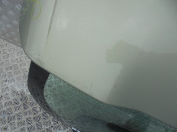 945. VÍKO KUFRU ZADNÍ SKLO (OKNO) SPOILER VOLVO C30