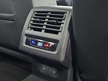 Volkswagen Golf VIII Variant 2.0 TDI 150KM 2022 Volkswagen Golf Variant Style, Reflektory LED, Hak, Ambiente, ACC 2.0 150KM, zdjęcie 13