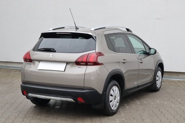Peugeot 2008 I SUV Facelifting 1.2 PureTech 110KM 2016 Peugeot 2008 1.2 PureTech, Salon Polska, zdjęcie 4