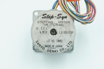 Sanyo Denki 103G775-4441 Шаговый двигатель с ЧПУ