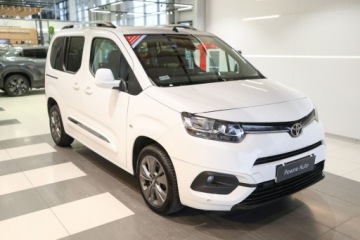 Toyota 2021 Toyota Proace City Verso 1.2 D-4T Family 1.2 Benzyna 110KM, zdjęcie 1