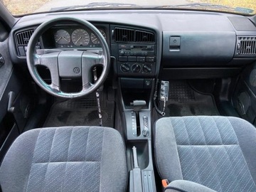 Volkswagen Passat B3 Sedan 2.0 115KM 1990 Volkswagen Passat Volkswagen Passat B3 Automat Sedan Welur Bordo Super Sta, zdjęcie 26