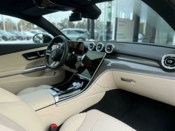 Mercedes CLE Coupe 2.0 200 204KM 2024 Mercedes-Benz CLE CLE200 AMG - bezowe wnetrze 2.0 Benzyna 204KM, zdjęcie 16