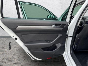 Volkswagen Passat B8 Variant Facelifting 2.0 TDI SCR 150KM 2020 Volkswagen Passat 2.0TDI EVO B8 Essence Premium, K, zdjęcie 36