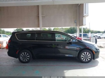 Chrysler Pacifica II 2023 Chrysler Pacifica 2023 CHRYSLER PACIFICA HYBRID TOURING L 3.6 Hybryda 260KM, zdjęcie 5