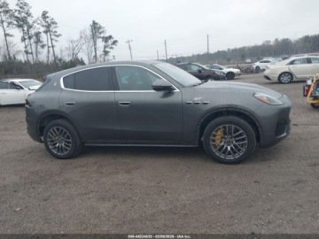 Maserati 2023 Maserati Grecale gt, 2023r., 4x4, 2.0L 2.0 Benzyna 296KM, zdjęcie 4