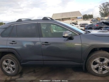 Toyota 2023 Toyota RAV4 2023r., XLE, od ubezpieczalni 2.5 Benzyna 203KM, zdjęcie 7