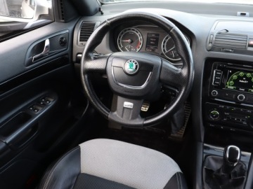 Skoda Octavia II Kombi 2.0 TDI CR DPF 170KM 2012 Skoda Octavia RS 2.0 TDI, 167 KM, Navi, Klima, zdjęcie 6