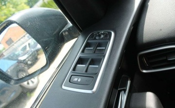 Jaguar F-Pace SUV 3.0 TDV6 300KM 2017 Jaguar F-Pace 3.0 Diesel 301KM, zdjęcie 19