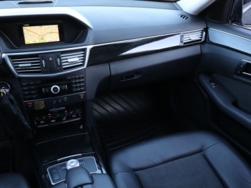 Mercedes Klasa E W212 Kombi 200 CGI BlueEFFICIENCY 184KM 2012 Mercedes E E 200, Automat, Skóra, Navi, Xenon, zdjęcie 7
