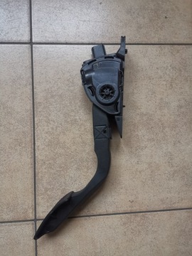 VOLVO V40 II PEDAŁ POTENCJOMETR