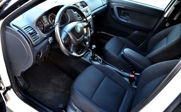 Skoda Fabia II Hatchback Facelifting 1.2 TSI 105KM 2010 Skoda Fabia Automat, Klimatyzacja, Nawigacja, Grzane Fotele 1.2 Benzyna, zdjęcie 8