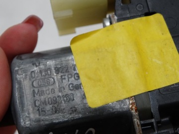 MOTOREK OKNO PRAVÝ ZADNÍ FORD KUGA II 0130822731