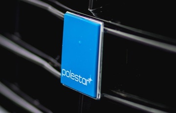 ЭМБЛЕМА VOLVO POLESTAR R ДИЗАЙН РЕШЕТКА
