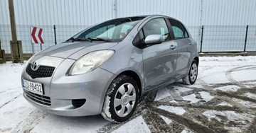Toyota Yaris II Hatchback 5d 1.3 i VVT-i 86KM 2007 Toyota Yaris 1.3 87ps.Benzyna Klima Drugi Komplet Kol Model 2008 1.3 87KM, zdjęcie 3