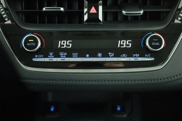 Toyota Corolla XII Sedan Facelifting 1.5 VVT-i 125KM 2023 Toyota Corolla 1.5 VVT-i, Salon Polska, zdjęcie 9