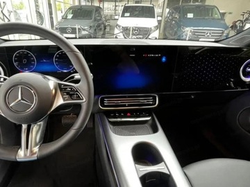 Mercedes CLA C118/X118 2025 MERCEDES-BENZ CLA 200 Progressive Sedan 1.5 (163KM) 2025, zdjęcie 7