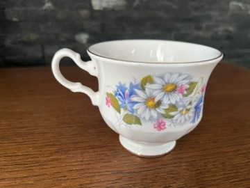 Фарфоровая чашка Royal Kent Staffordshire Trio