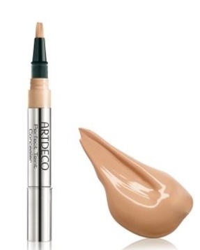 ARTDECO KOREKTOR ROZŚWIETLAJĄCY Z PĘDZELKIEM 7