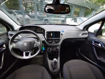 Peugeot 208 I Hatchback 5d Facelifting 1.2 PureTech 82KM 2018 PEUGEOT 208 Style, Manual, Facelifting 1.2 Benzyna 82KM, Przebieg 42122km, zdjęcie 4