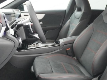 Mercedes CLA C118/X118 Shooting Brake Facelifting 1.3 200 163KM 2025 CLA 200 AMG Line Shooting Brake 1.3 (163KM) 2025, zdjęcie 6