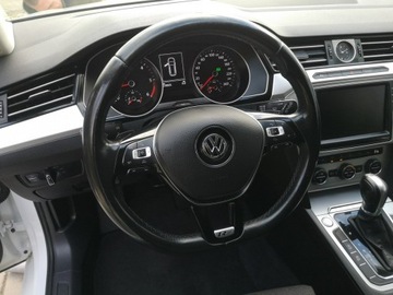 Volkswagen Passat B8 Variant 2.0 TDI 190KM 2015 Volkswagen Passat 2.0 TDI 190KM R-line # Automat, zdjęcie 12