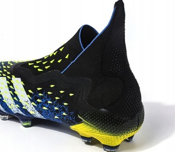 Футбольная обувь для профессиональных матчей.