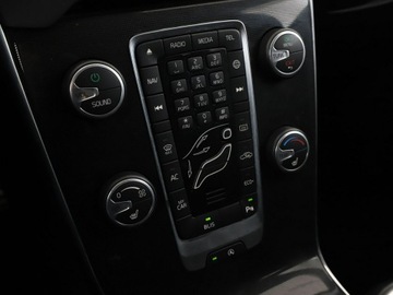 Volvo V40 II Hatchback Facelifting 2.0 D2 120KM 2017 Volvo V40 Momentum automat navi PDC grzane fotele, zdjęcie 25