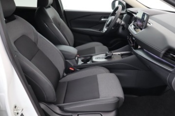 Nissan Qashqai III Crossover Facelifting 1.3 DIG-T MHEV 158KM 2025 Nissan Qashqai 1.3 DIG-T MHEV, 1. Właściciel, zdjęcie 8