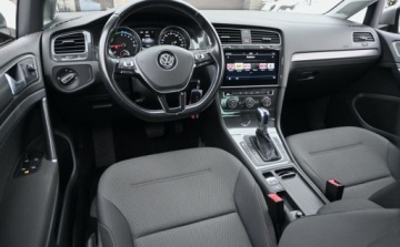 Volkswagen Golf VII e-Golf Facelifting Electro 136KM 2018 Volkswagen Golf 136 KM FULL LED Nawigacja Serwisowany Zarejestrowany 136KM, zdjęcie 17