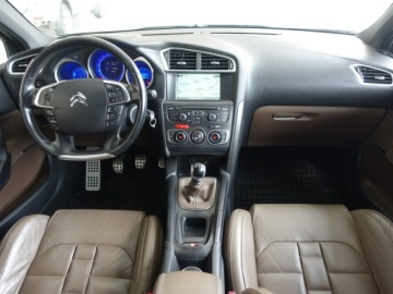 DS 4 I Hatchback (Citroen) 2.0 HDi 163KM 2012 Citroen DS4 2.0 HDi 163KM/Beżowe, zdjęcie 19