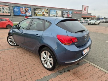 Opel Astra J Hatchback 5d 1.4 Twinport ECOTEC 100KM 2012 Opel Astra Oryginał Bezwypadkowy I Właścicie, zdjęcie 4