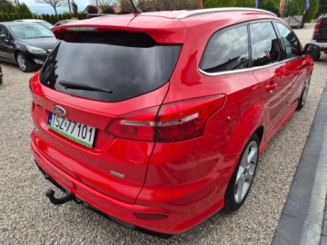 Ford Focus III Kombi Facelifting 1.0 EcoBoost 125KM 2015 Ford Focus Lift Sliczny czerwony 1.0 ST LINE bezwypadkowy zarejestrowany, zdjęcie 8