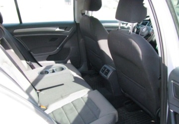 Volkswagen Golf VII Variant Facelifting 1.6 TDI-CR DPF BMT 115KM 2017 Volkswagen Golf Volkswagen Golf 1.6 TDI SCR DSG Comfortline 1.6 Diesel, zdjęcie 17