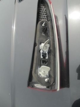 SVĚTLO LEVÝ ZADNÍ VOLVO XC70 04-07