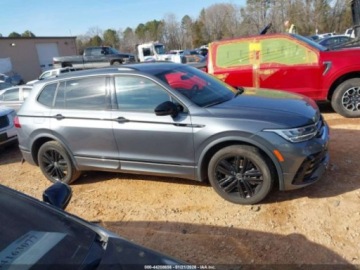 Volkswagen Tiguan II 2022 Volkswagen Tiguan 2022 Volkswagen Tiguan 2.0T SE R-Line Black FWD 2.0 184KM, zdjęcie 5