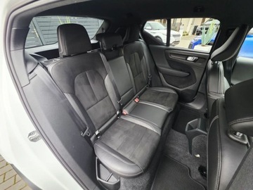 Volvo XC40 Crossover 1.5 T3 163KM 2021 Volvo XC 40 ___R-Design___T3 163KM Geartronic FULL LED Skora Alcantara Kam, zdjęcie 2