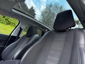 Peugeot 308 II SW Facelifting 1.2 PureTech 130KM 2018 Peugeot 308 1.2 130KM e-THP Stop &amp; Start Allure 2018r, zdjęcie 9