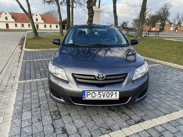 Toyota Corolla X Sedan 1.6 i 16V VVT-i 124KM 2007 Toyota Corolla Zarejestrowany Benzyna Mały, zdjęcie 1